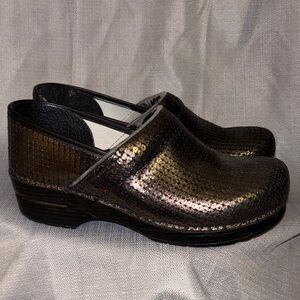 Danko XP pro metallic clogs.